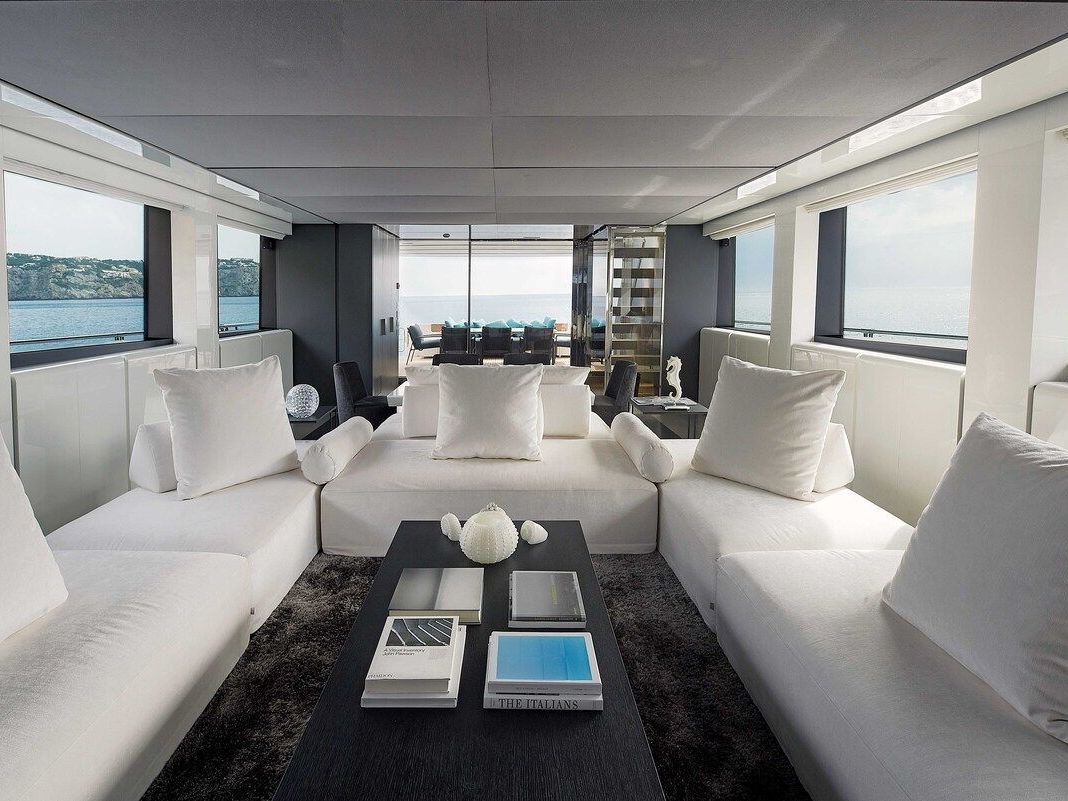   Sherazade . Il divano custom made per lo Yacht SL 118. 