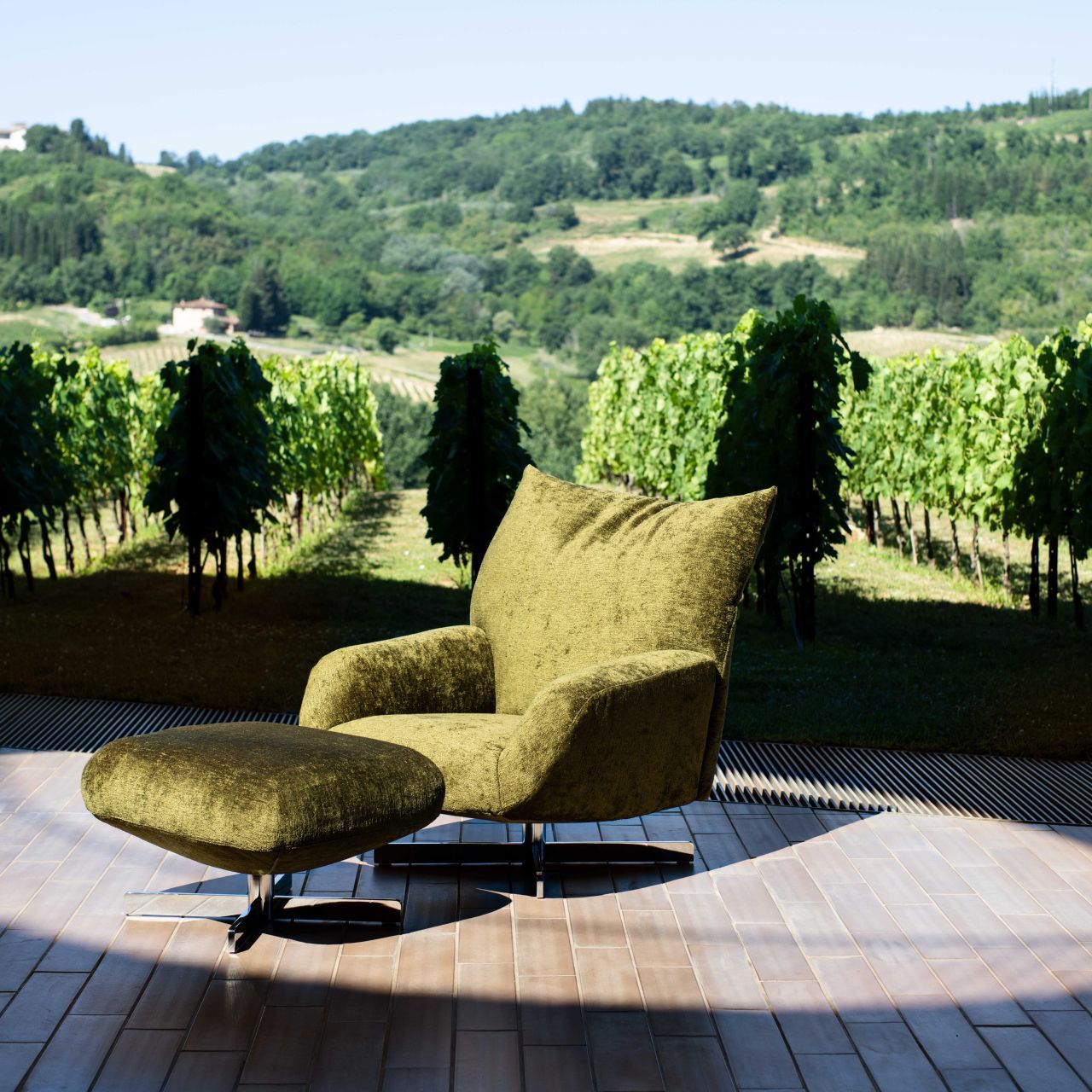   Chiara .&nbsp;The armchair in harmony with nature. 