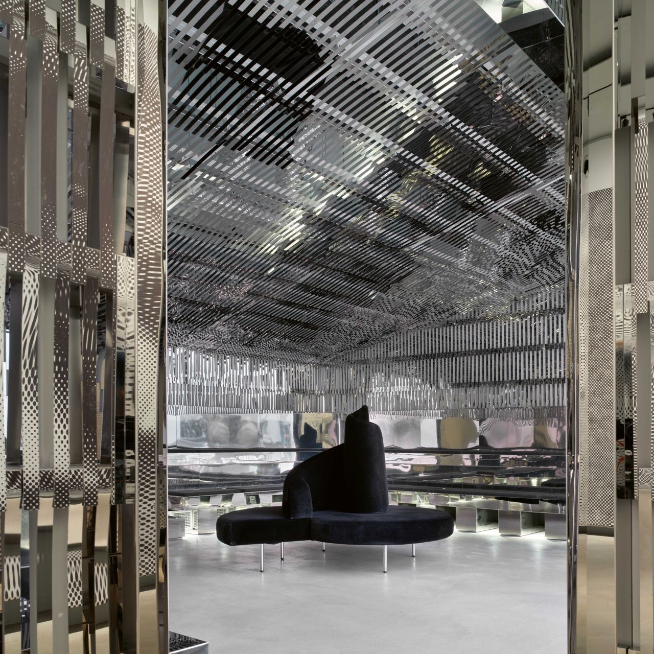   Tatlin  In the Arena room on the occasion of the exhibition &ldquo;Jr. D&eacute;plac&eacute; &middot; e &middot; s ". 