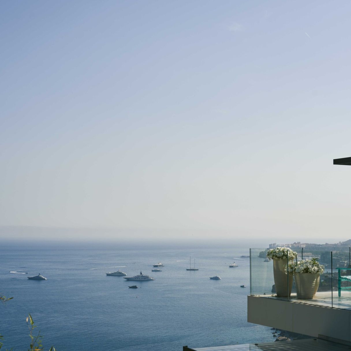  Vista dalla Villa. 