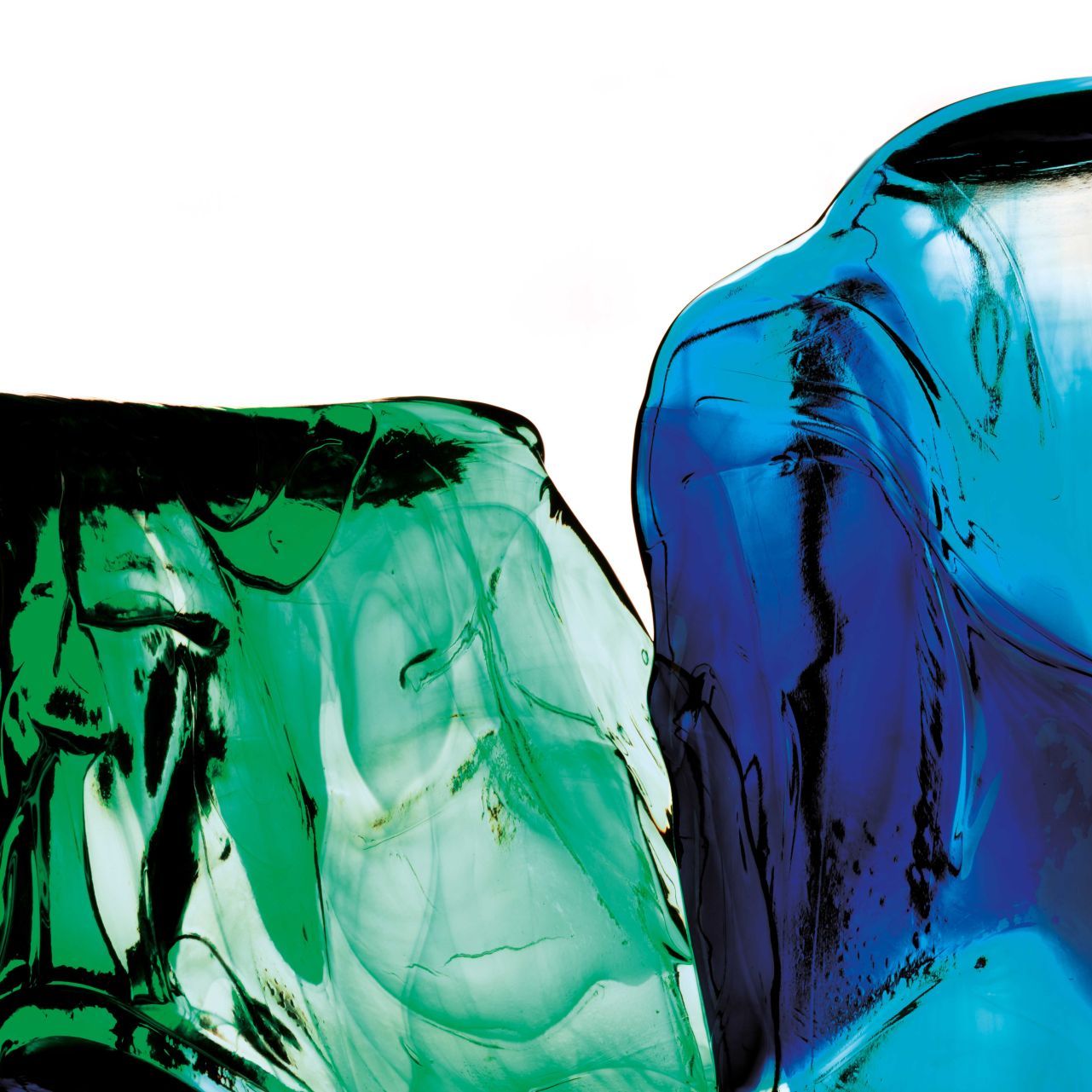   Ella  Poltroncina girevole in policarbonato. Swivel armchair in polycarbonate. 
